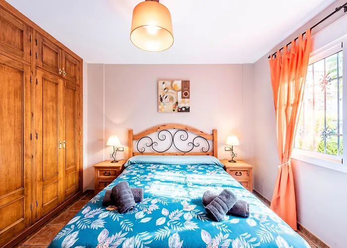 Centro, Playa Carabeo * Nerja